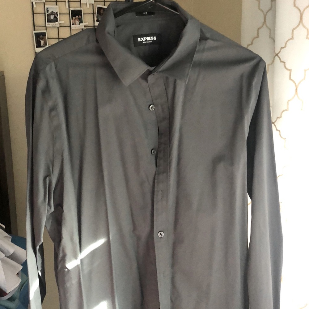 EXPRESS Performance button down